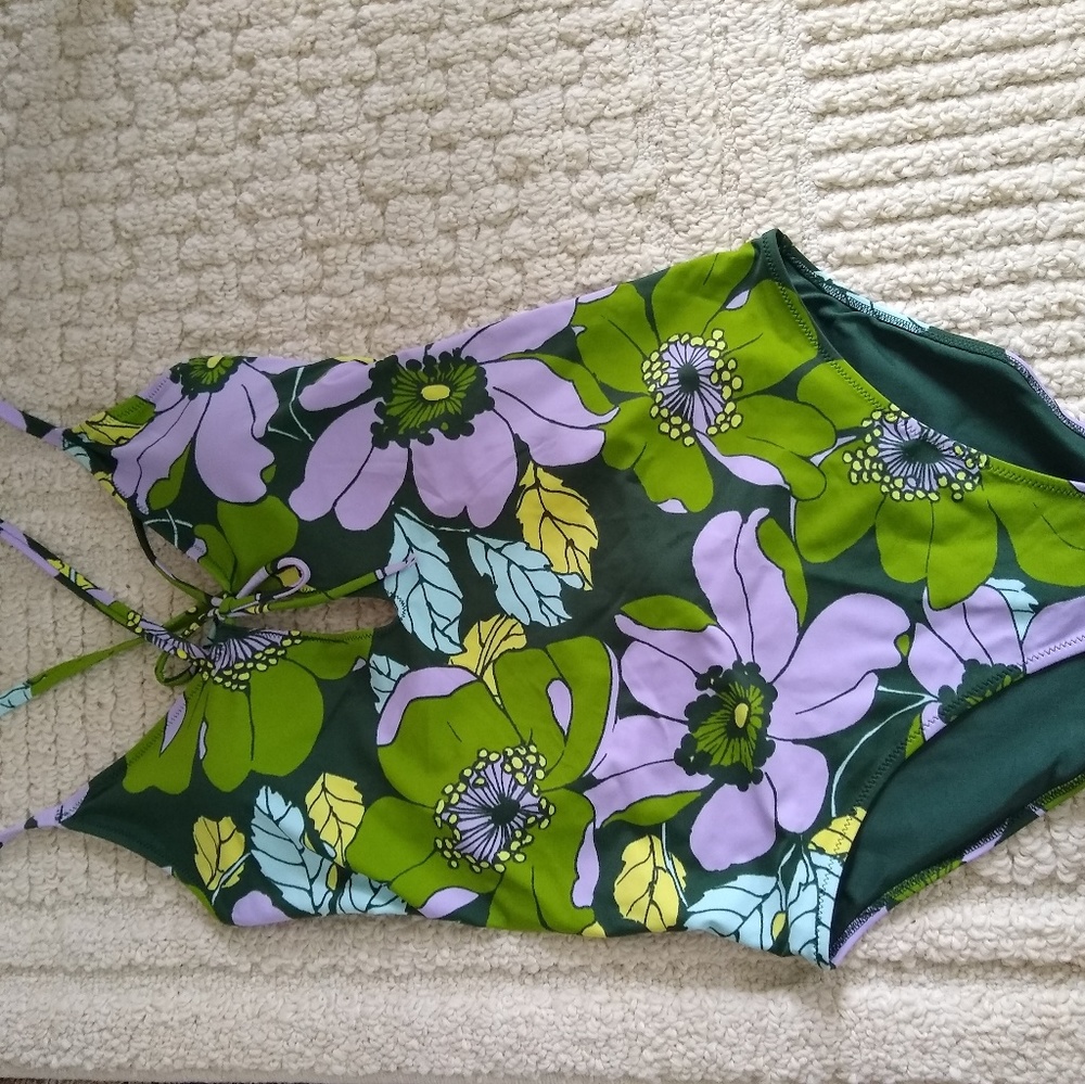 NEVER WORN Aerie One-Piece Strappy Swim Suit